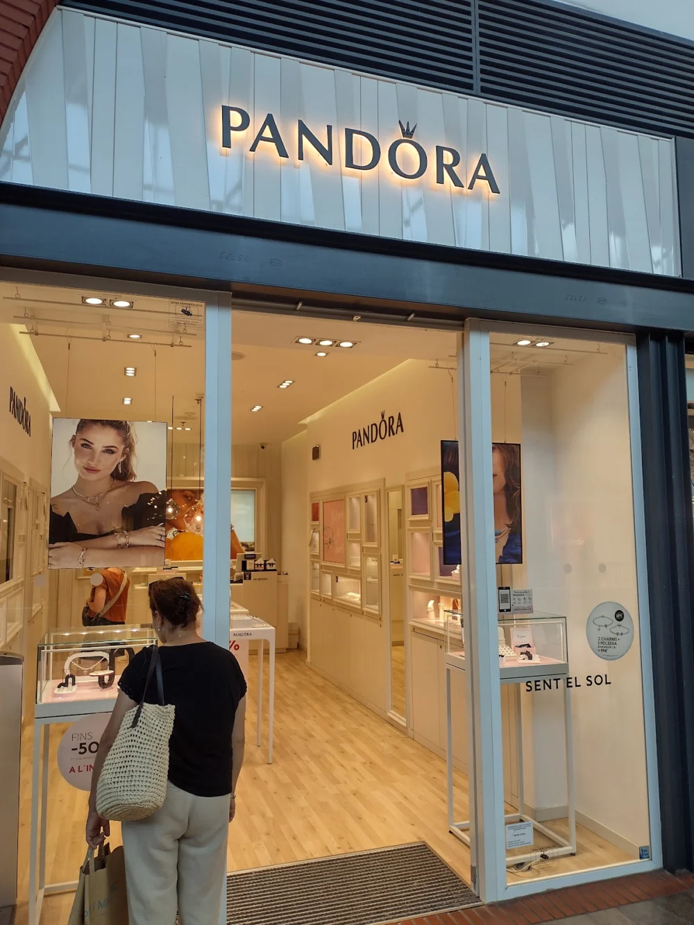 Boutique PANDORA