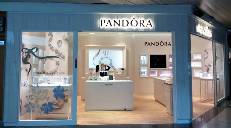 BOUTIQUE PANDORA C.C. MAX CENTER - 6