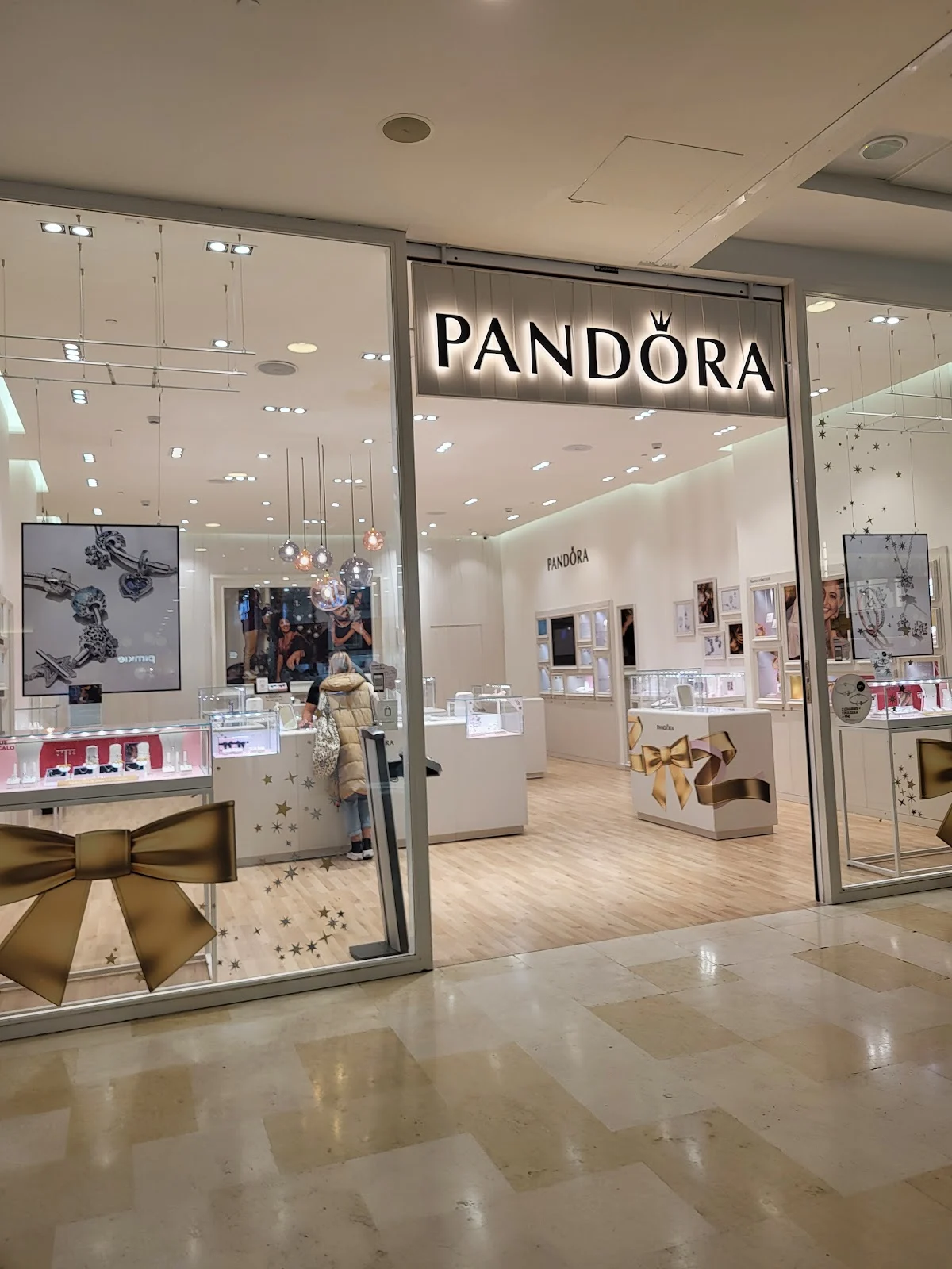 BOUTIQUE PANDORA C.C. XANADU