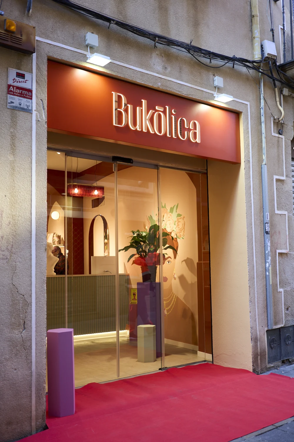 Bukōlica: joyas, alta bisutería y bolsos exclusivos para mujeres que quieren destacar.