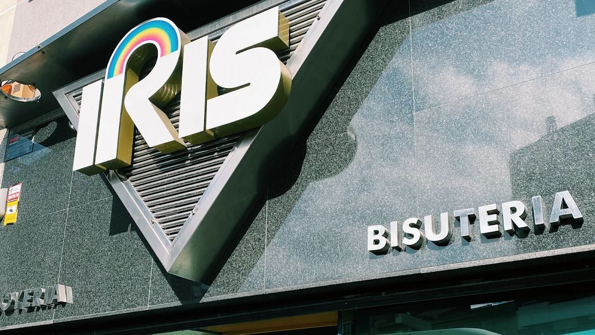 Iris - 4