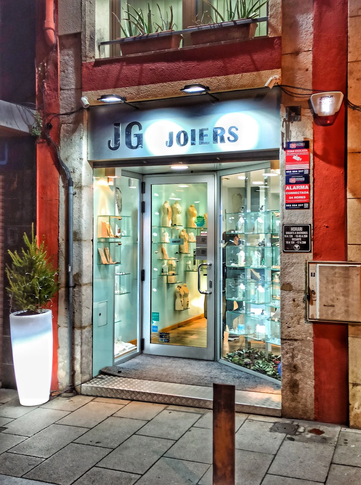 J & G Joiers