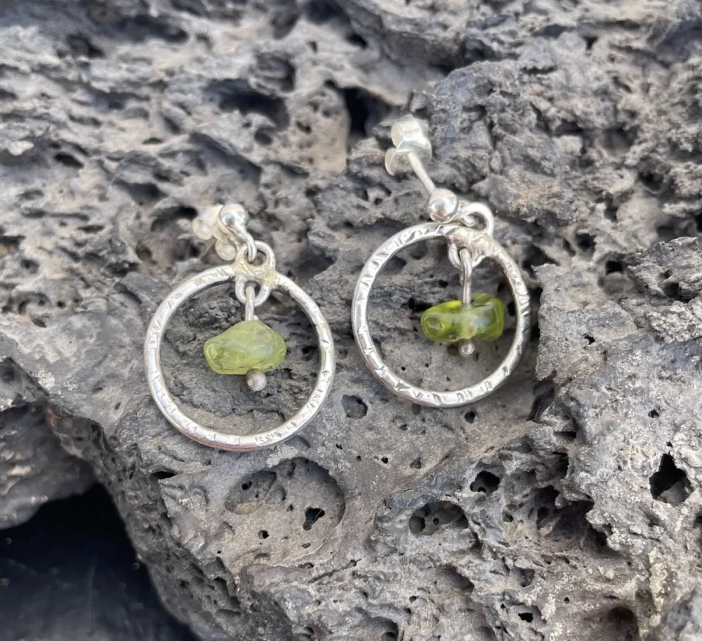 La Isla del Tesoro, Modeschmuckgeschäft Lavaschmuck Olivinschmuck Edelsteinschmuck - 2