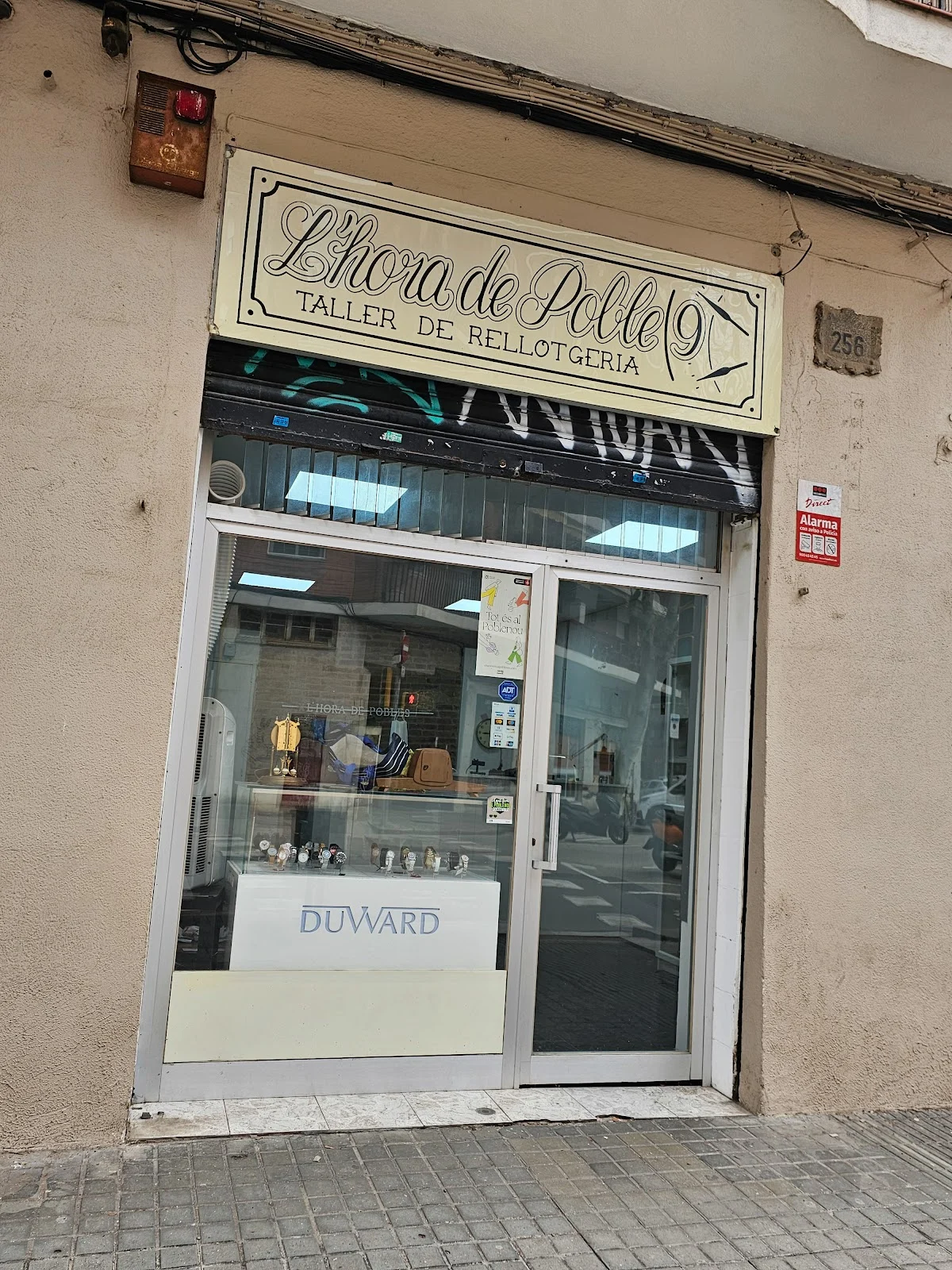 L'HORA DE POBLE 9