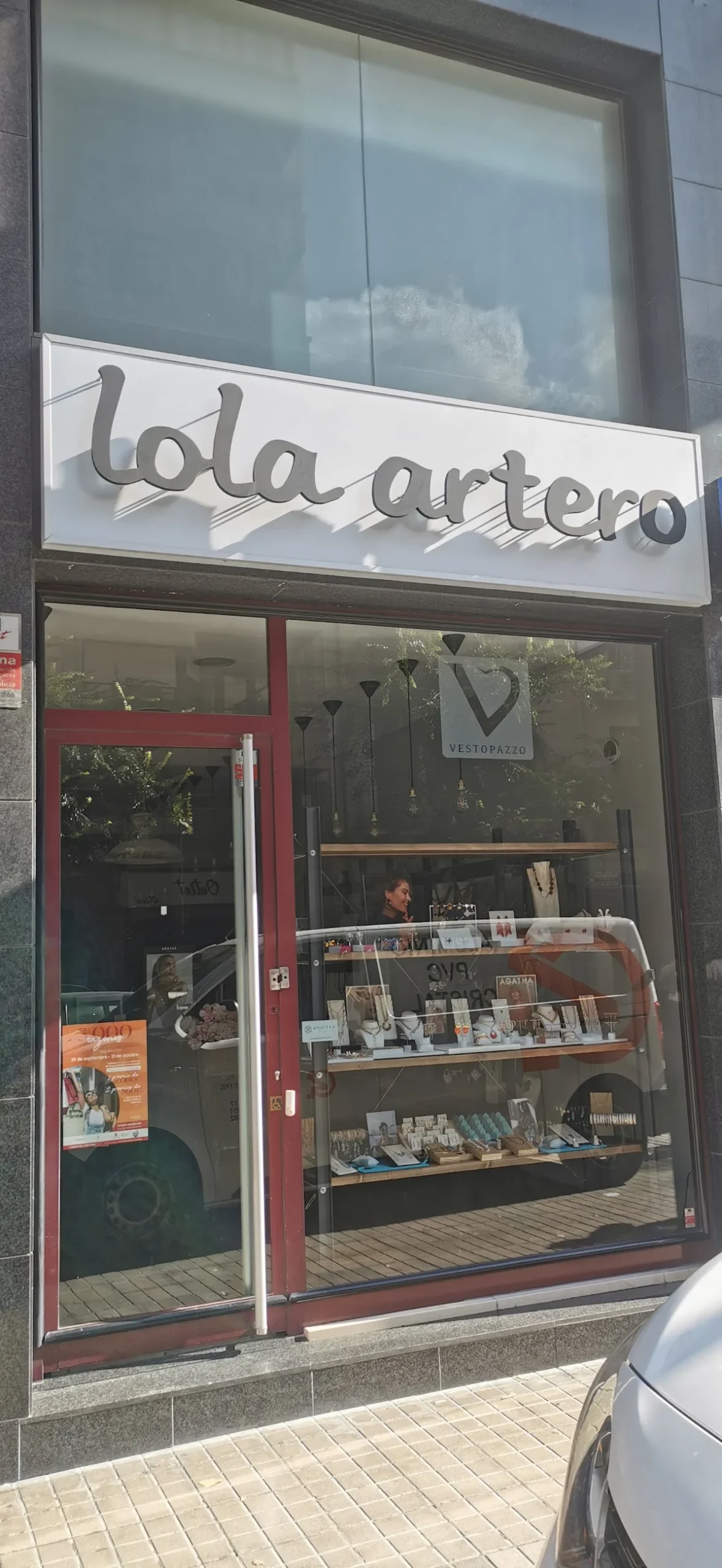 Lola Artero