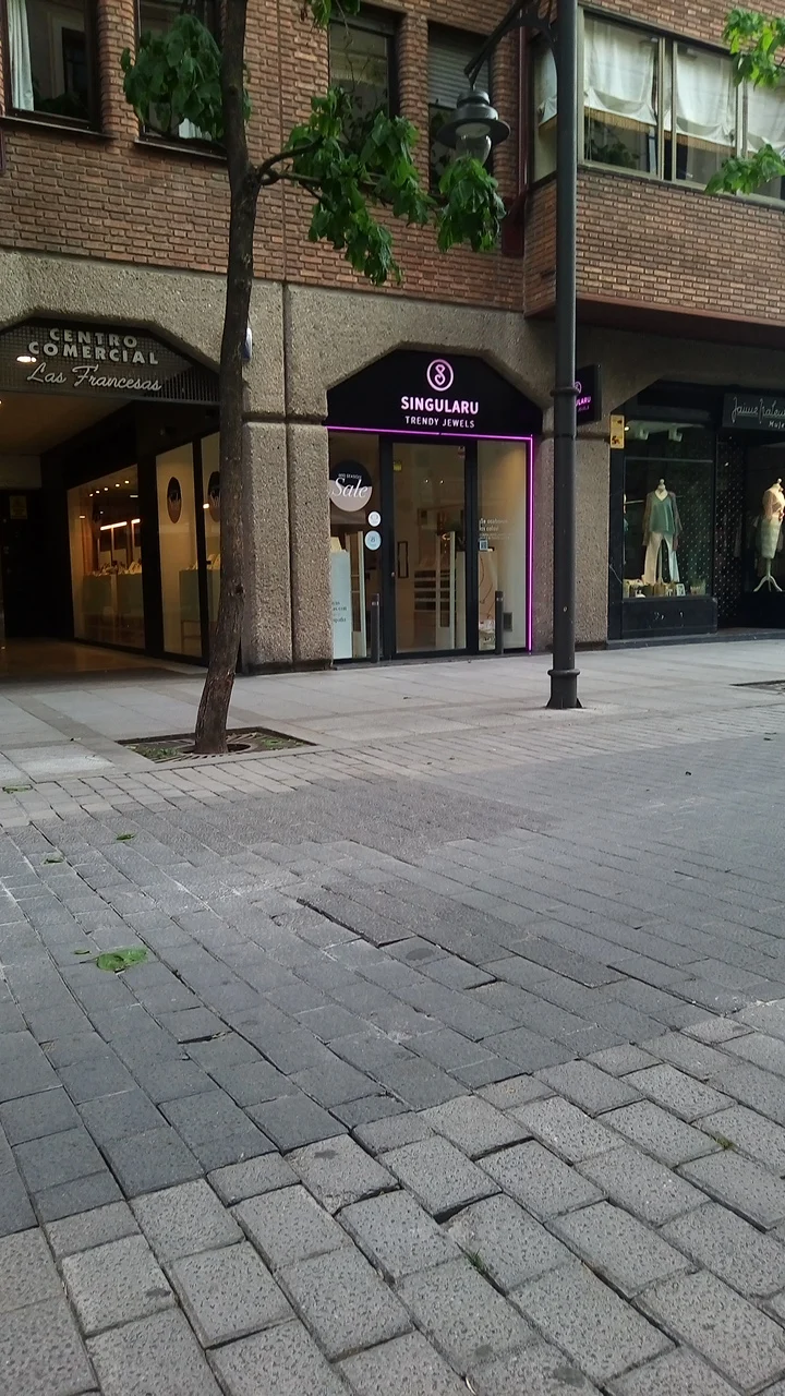 SINGULARU