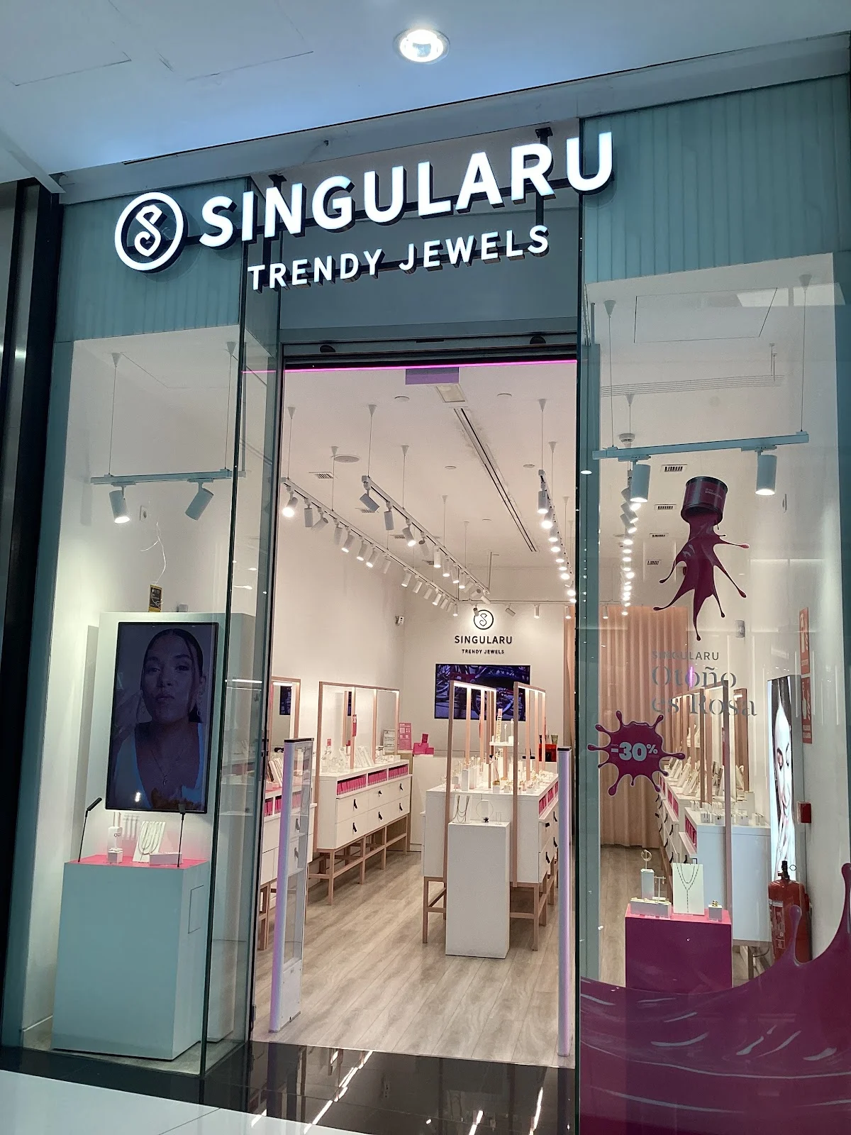 SINGULARU