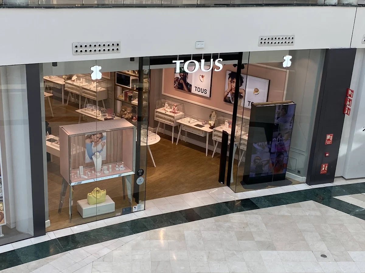 TOUS - 2