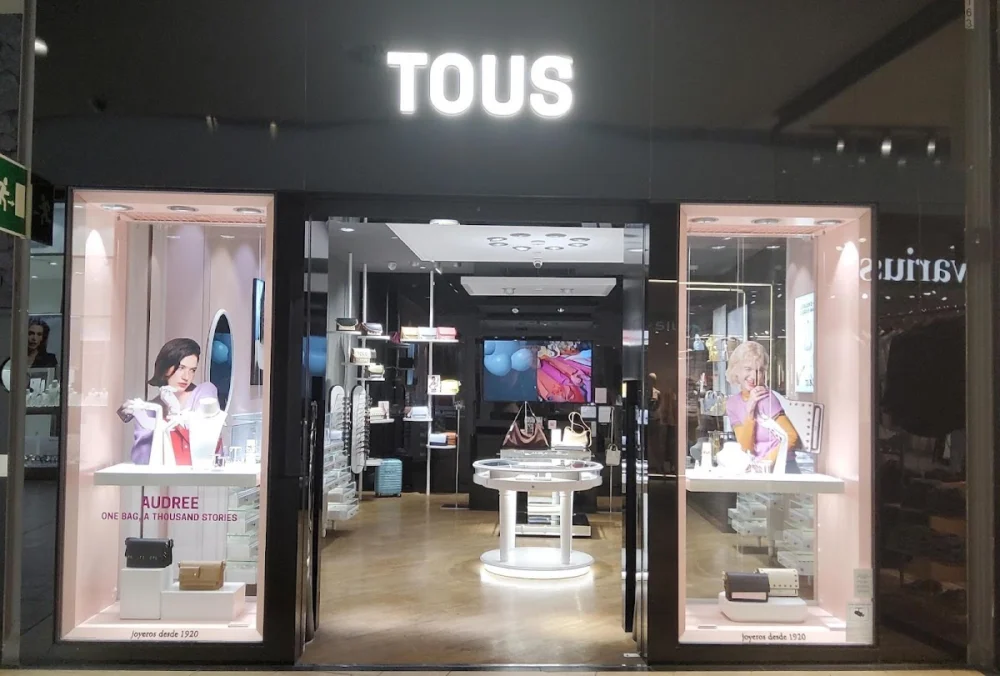 TOUS