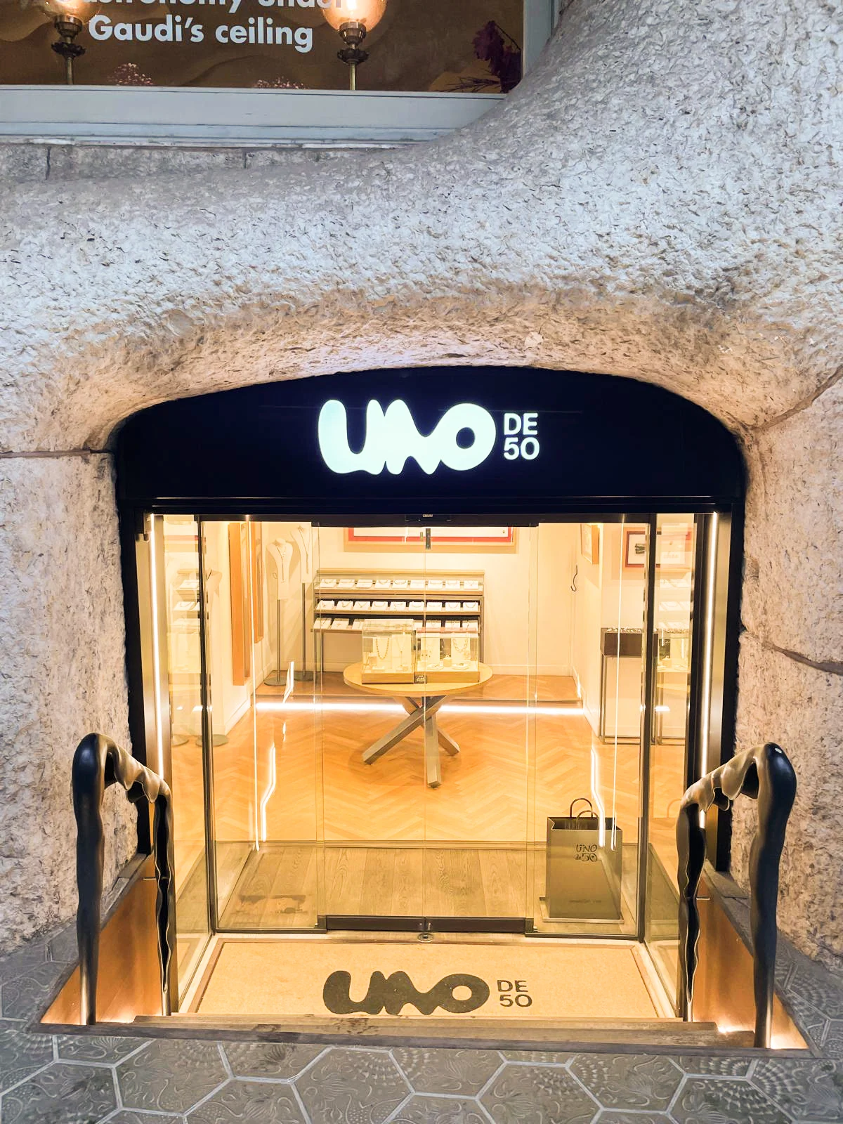 UNOde50 - Paseo de Gracia